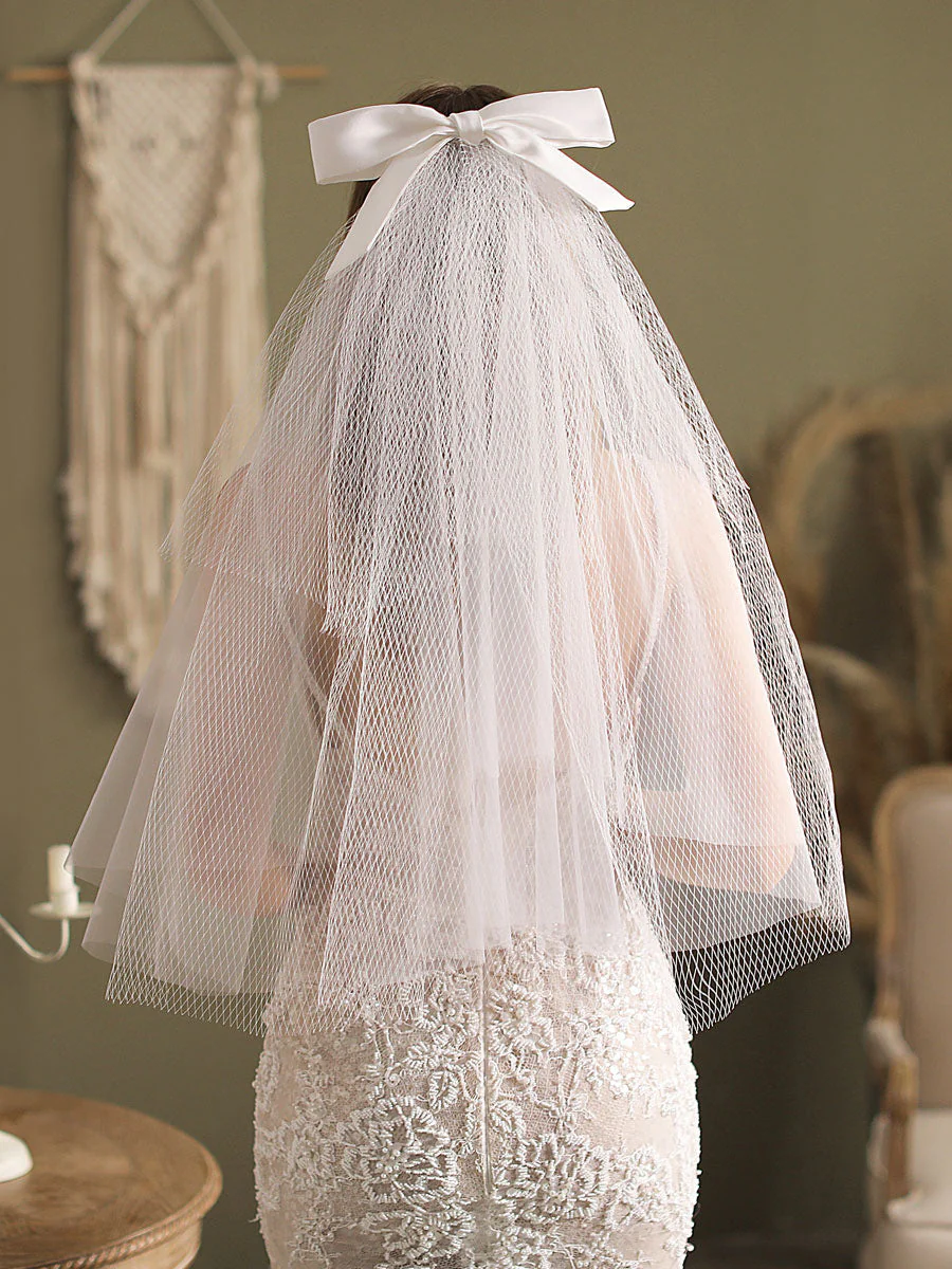 Classic Ivory Three-Tier Bows Mesh Cut Edge Medium Wedding Veil