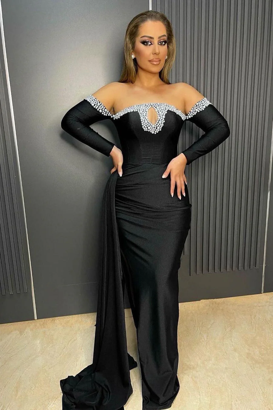 Chic Black Long Sleeves Mermaid Prom Dresses with beads