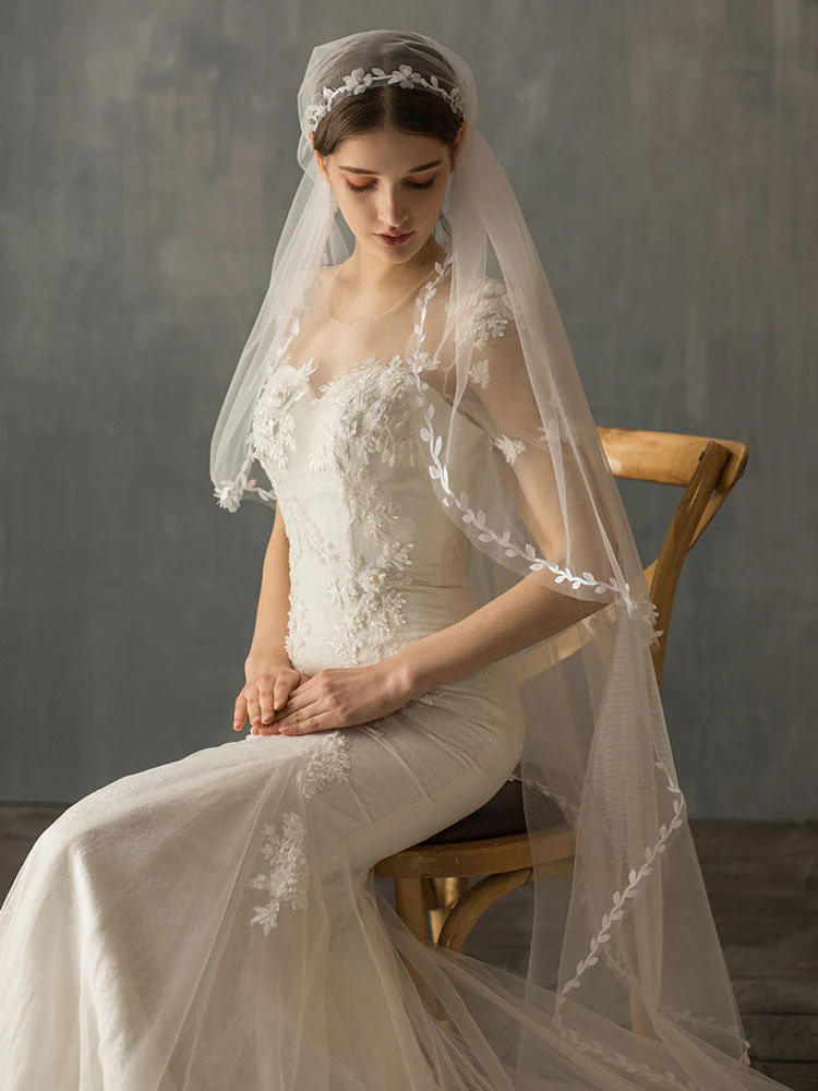 One Tier Piping Tulle Finished Edge Drop Wedding Veil - Image 2