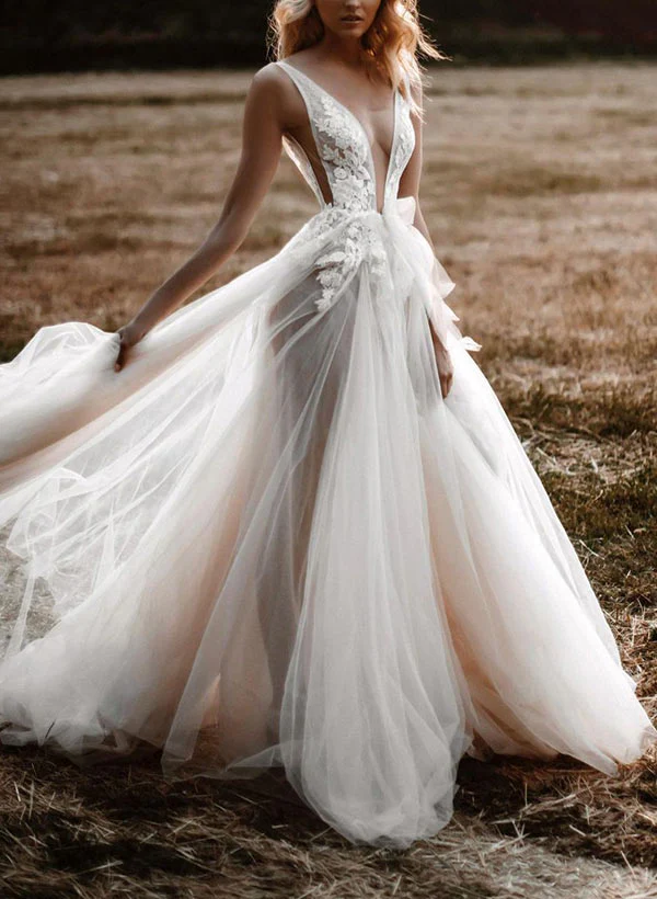 V-Neck Sleeveless Boho Garden Wedding Dresses Sweep Train Tulle Lace Appliques